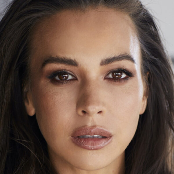 Tia Meddins25