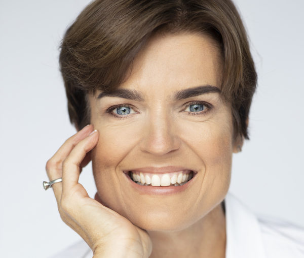 Therese Hoyle HEADSHOT