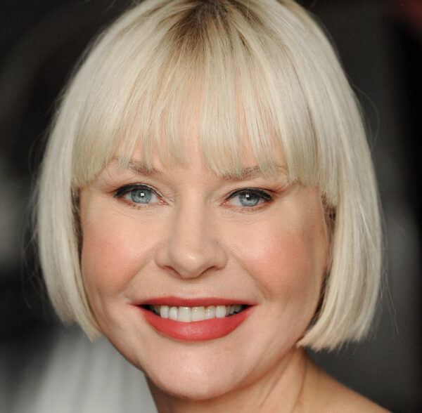 Caroline Amos8.jpg