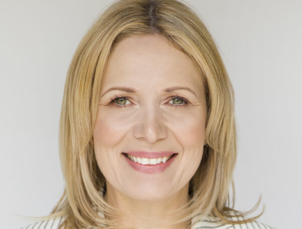 Claire Coward HEADSHOT(A)