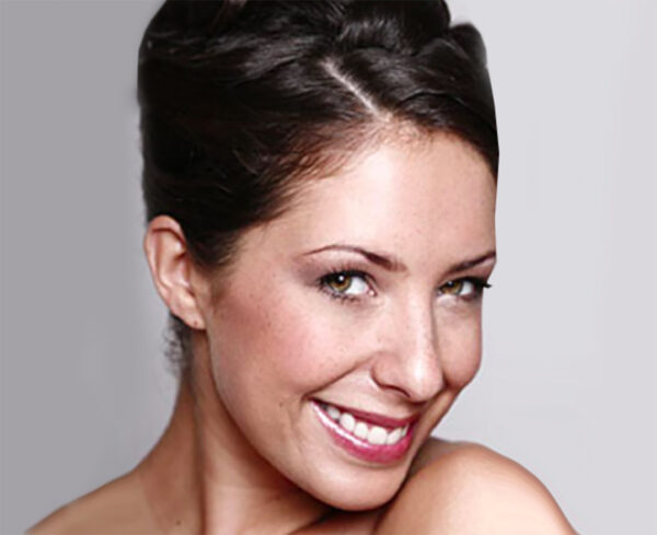 HANNAH SANDERS HEADSHOT