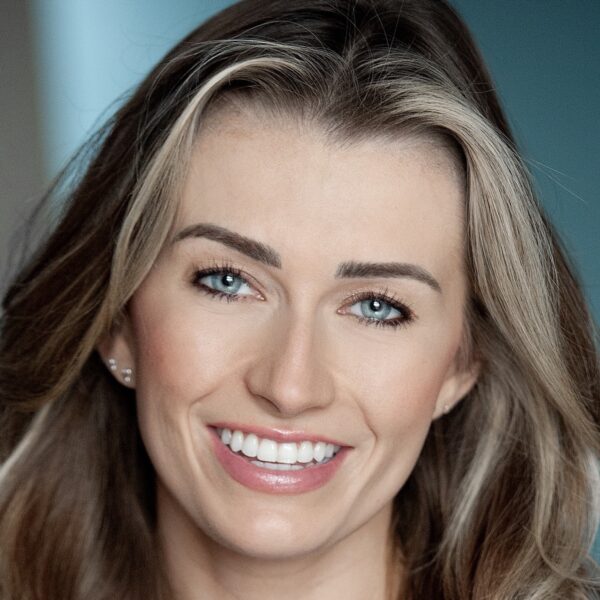 Shannon Ellis HEADSHOT