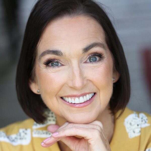 Di Cook HEADSHOT Di Cook HEADSHOT