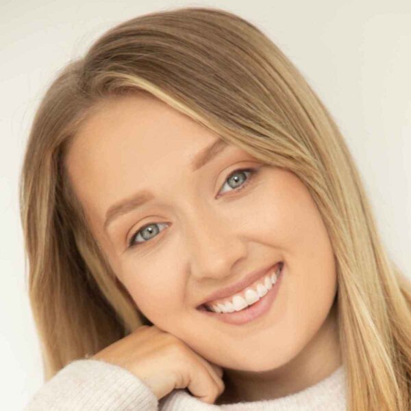 Megan Mickelwright HEADSHOT