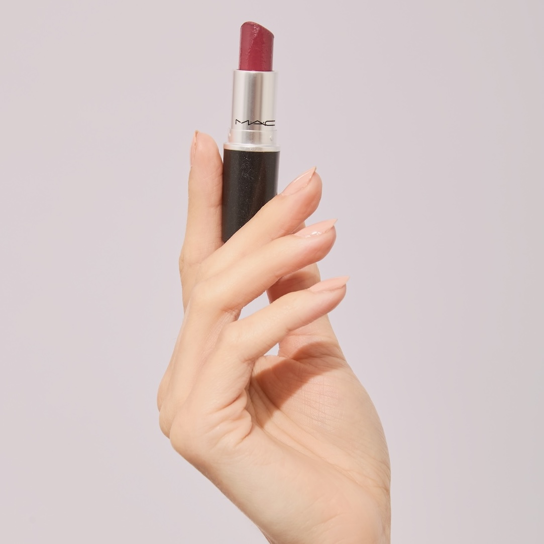 Charlotte Adams Hands Main