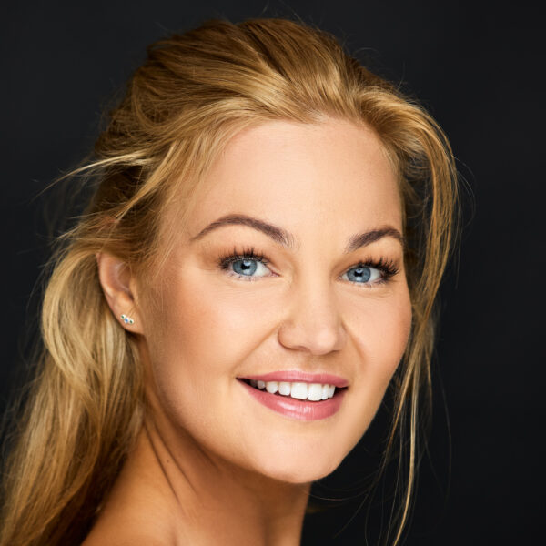 Amelia Fortescue HEADSHOT