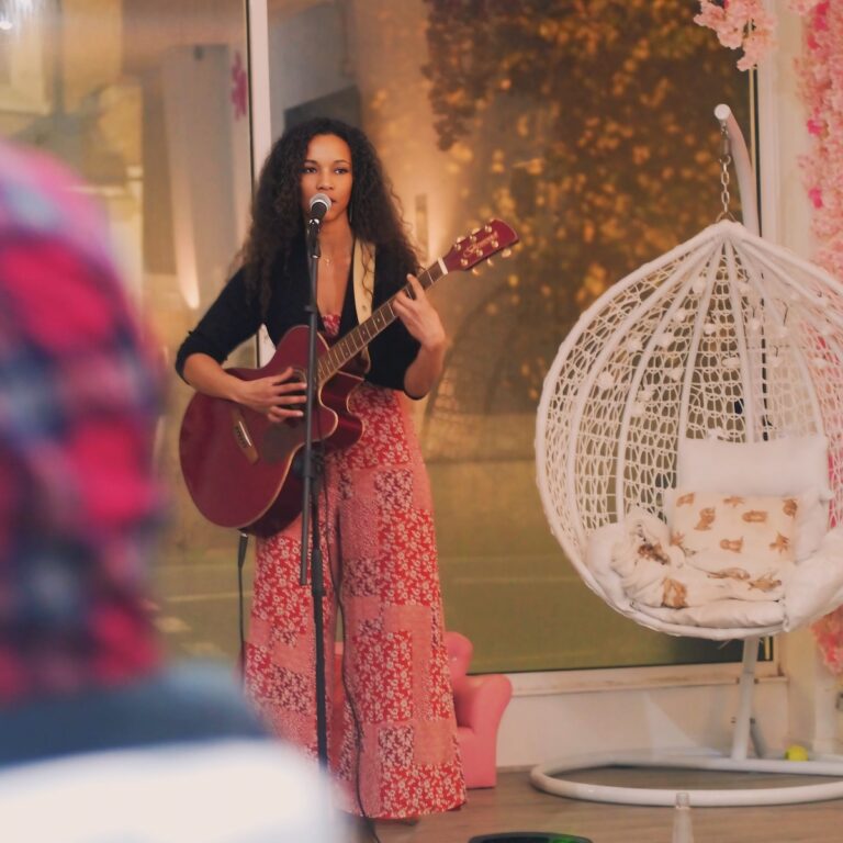 Isa Bell | Morello Bookings